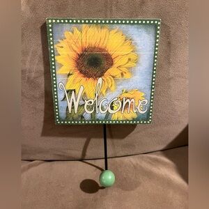 Sunflower Welcome Sign with Coat/Hat Hook